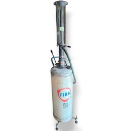 Ancienne pompe "FINA"