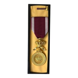 médaille d'or de l'Ordre de...