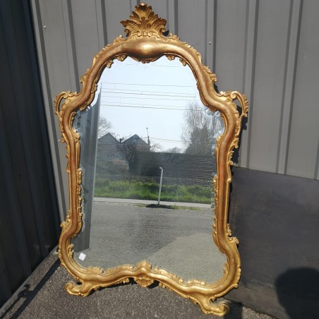 Miroir doré de style Louis XV rocaille époque Napoléon III vers