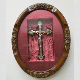 ANCIEN CRUCIFIX ENCADRE